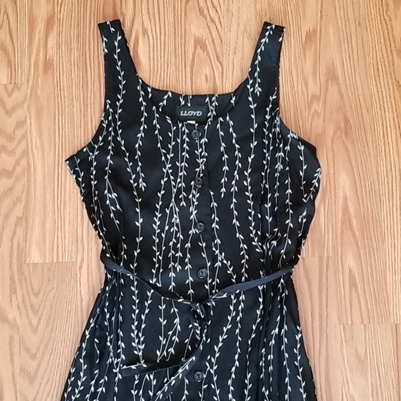 Sleeveless Midi Dress - Picture 2 of 4